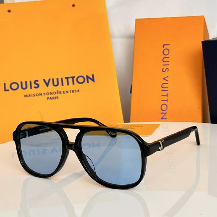 Picture of Louis Vuitton Sunglasses _SKUfw79339269fw